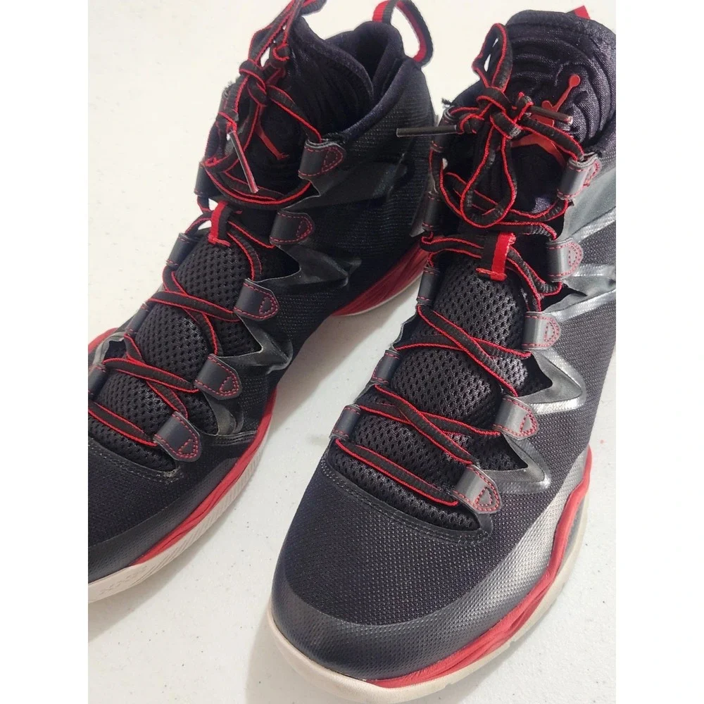 Air Jordan XX8 SE Bred 2013 Talla 12.5 US Black Red Sneakers 616345-001